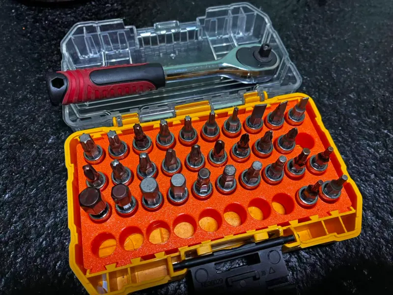DeWalt盒子棘轮批头格