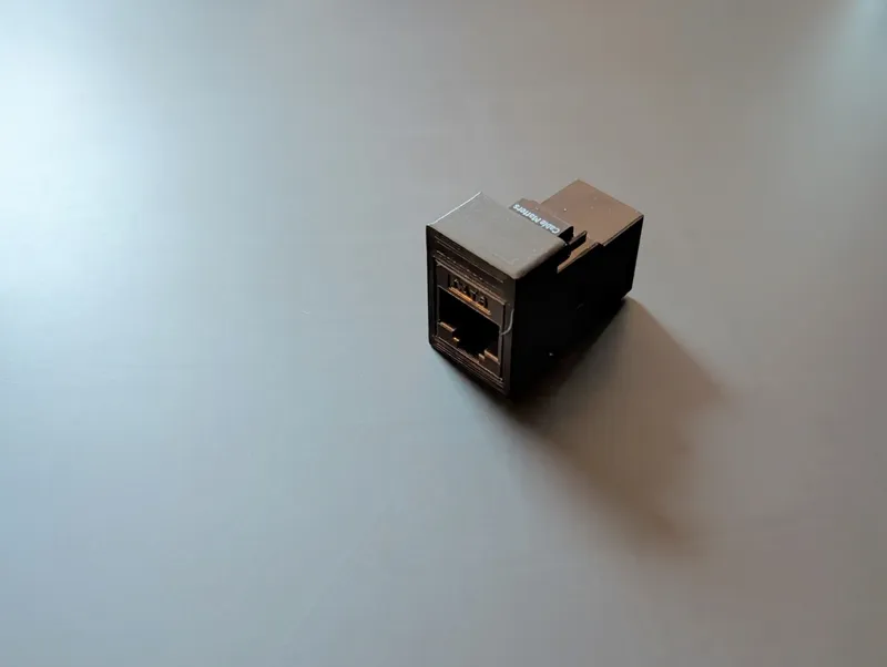 Single barebones keystone socket or jack for remix