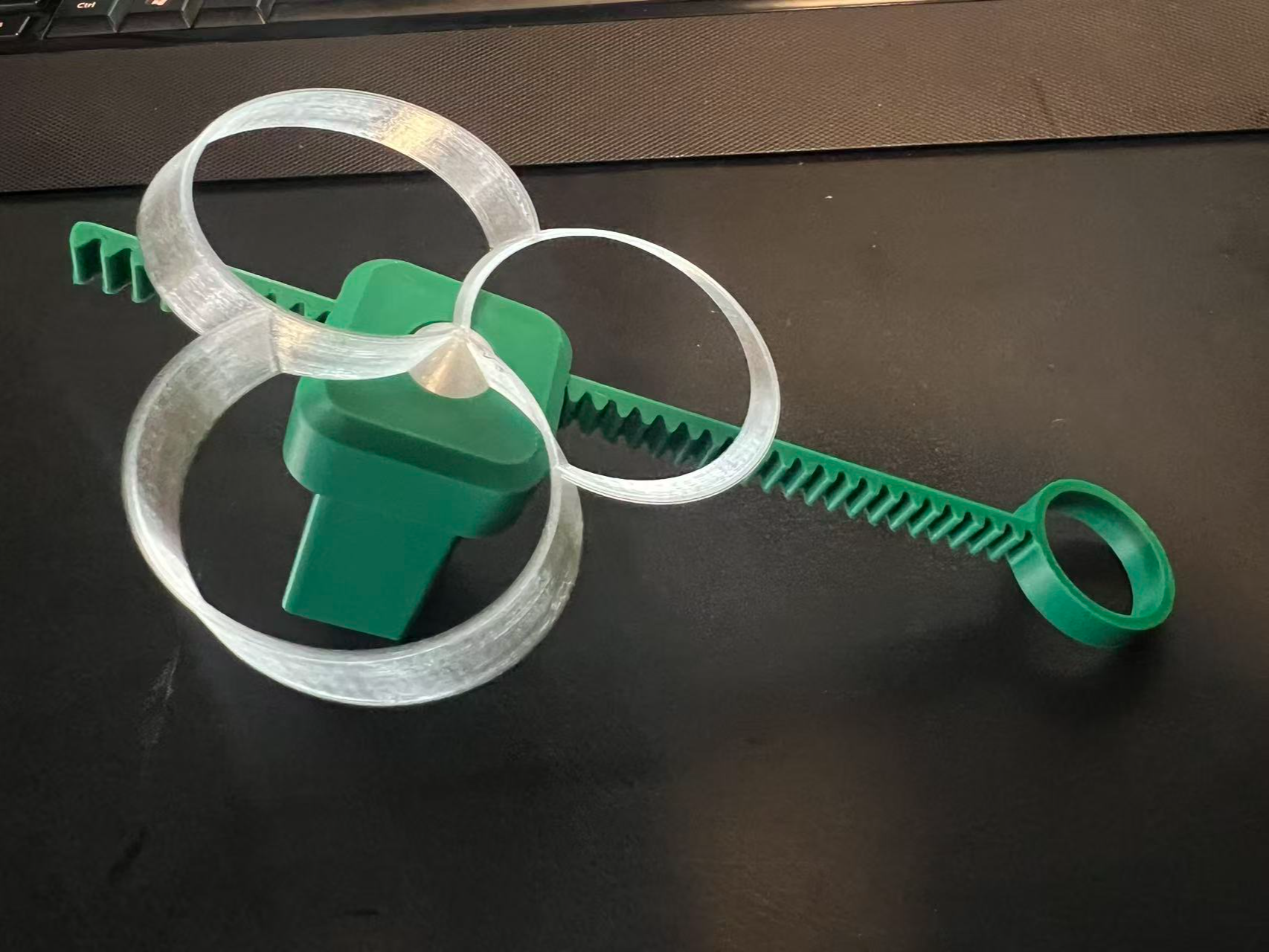 手拉竹蜻蜓飞行器