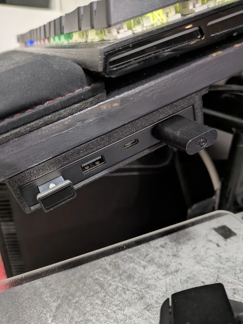 UGreen CM806 USB 3.2 Hub under desk holder