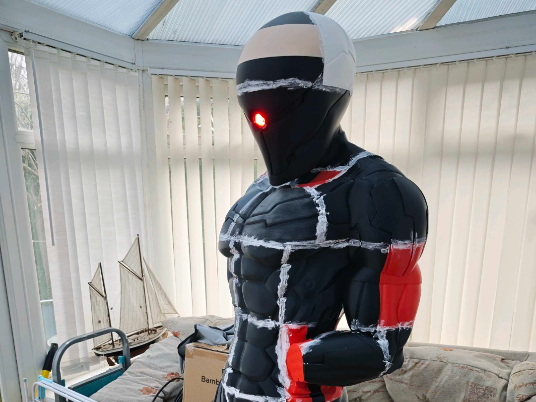 3Dプリント 等身大グレイ・フォックス（サイボーグ忍者）メタルギア