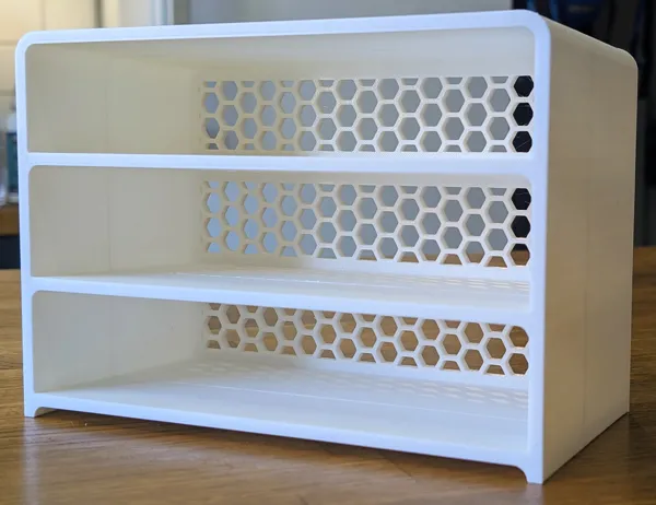 Étagères de bureau bien rangées
