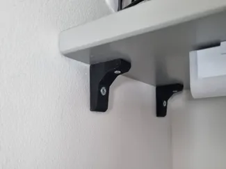 Shelf support bracket