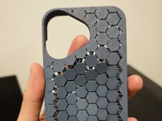 iPhone17锁子甲手机壳