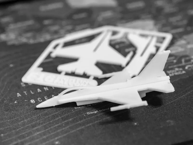 F16 kit card