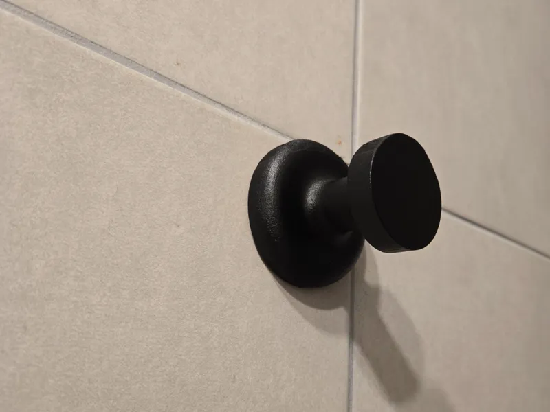 Wall hanger
