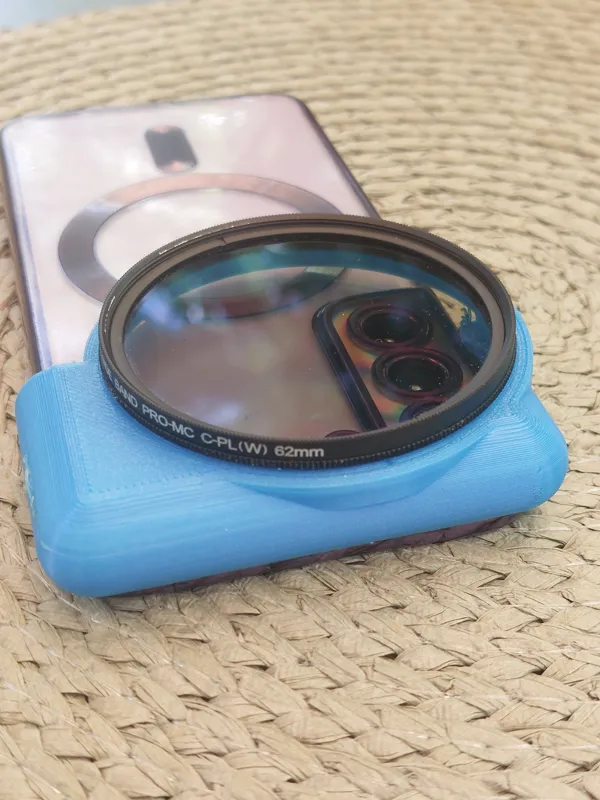 Lens filter holder for phones