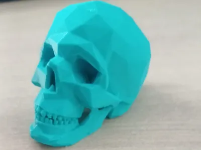 Low poly skull