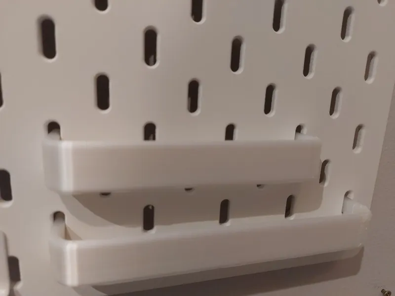 Simple and elegant skadis holder