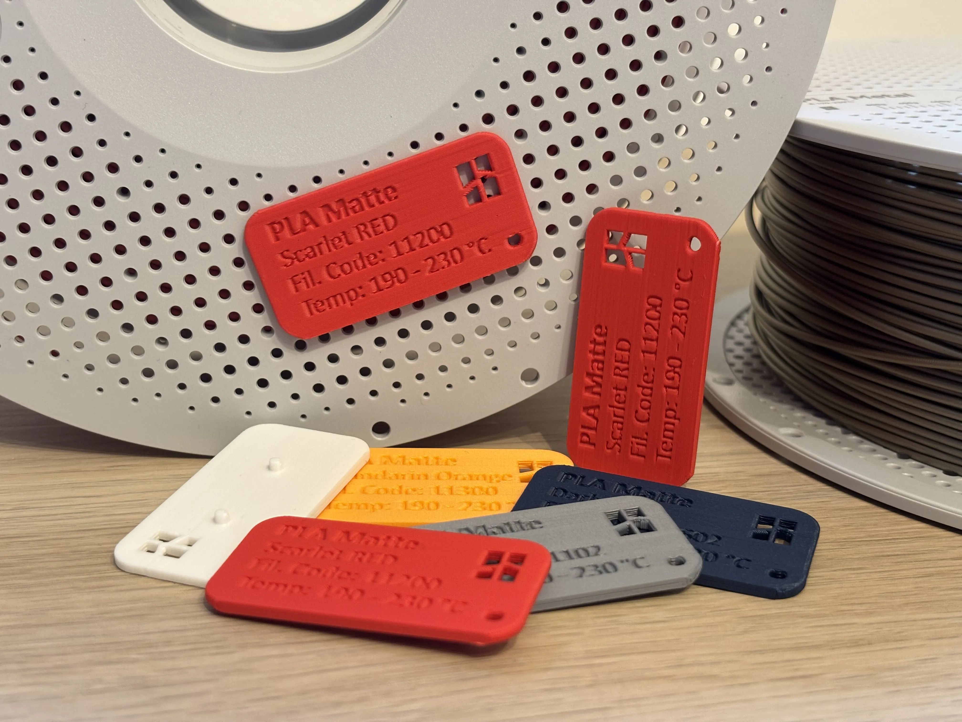 ClippyTAG: PLA Silk+ - Filament Clip Tag by Davide MakerWorld: Download ...