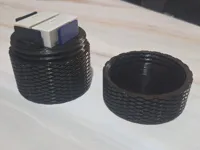 Boîtier batterie et carte SD pour Canon LP-E8 — photo 1