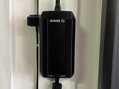 Bosch e-bike charger 36-2/100-240 wall mount