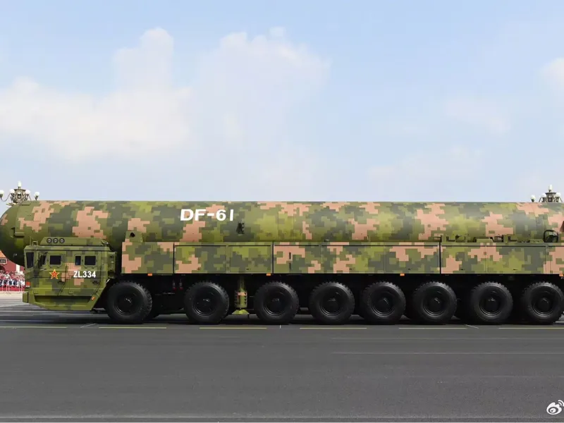 东风-61模型笔筒