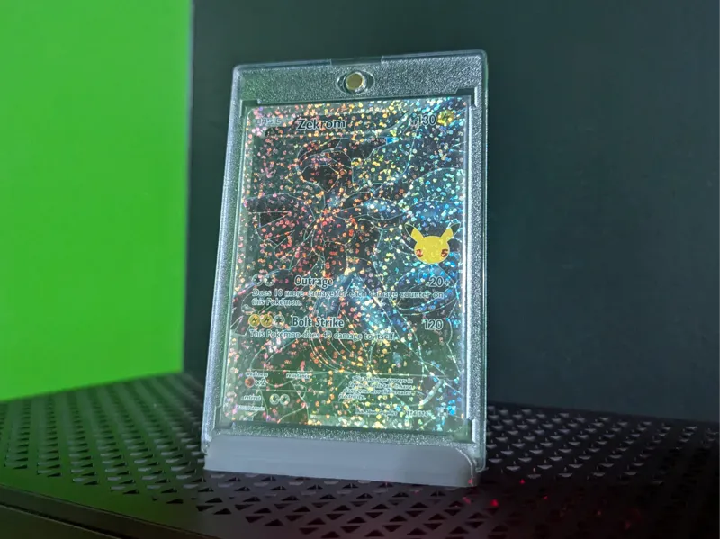 Pokemon One-Touch 35pt Magnetic case display stand