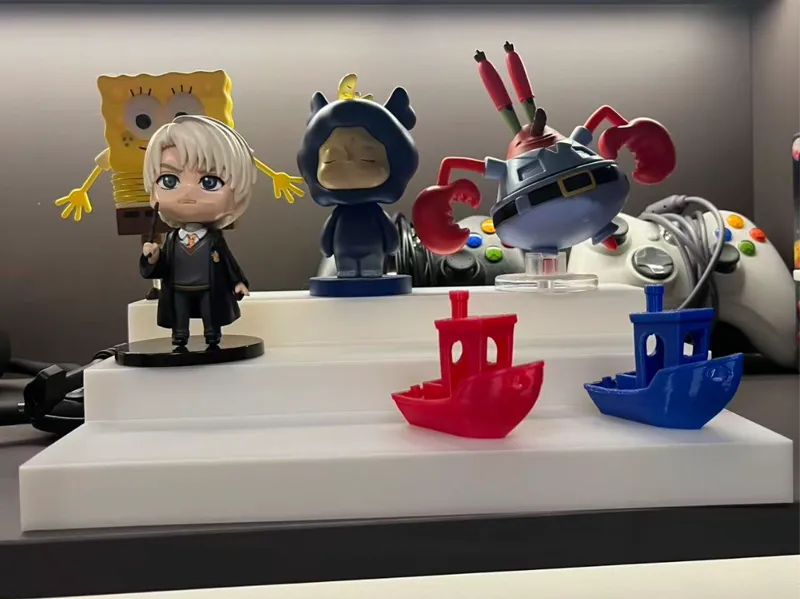 可收纳的阶梯展示架