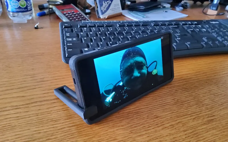 Compact Phone & Tablet Stand