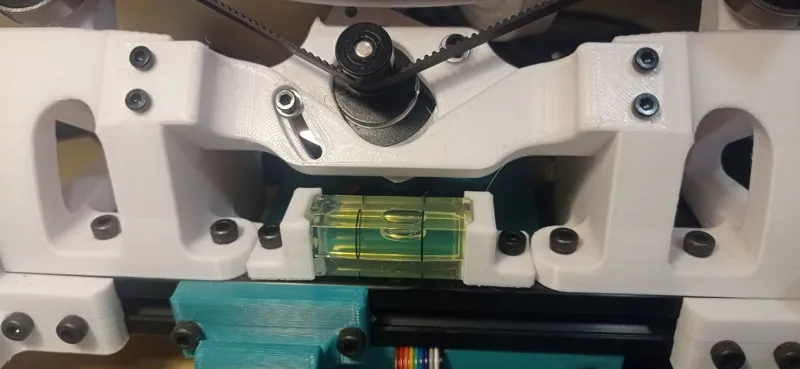 Bubble level holder for 2020 extrusion (OAT)