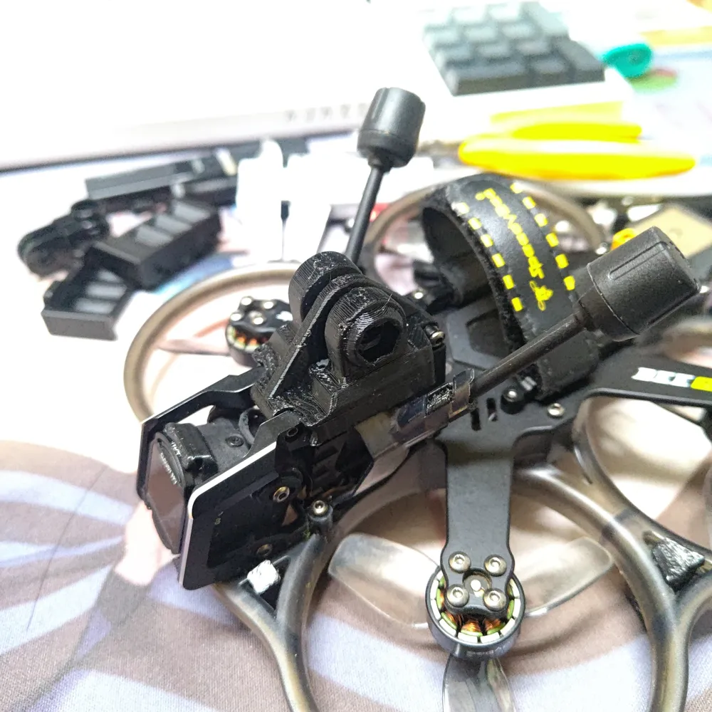 SPEEDYBEE-BEE頭-Gopro座 - 免费 3D 打印模型 - MakerWorld
