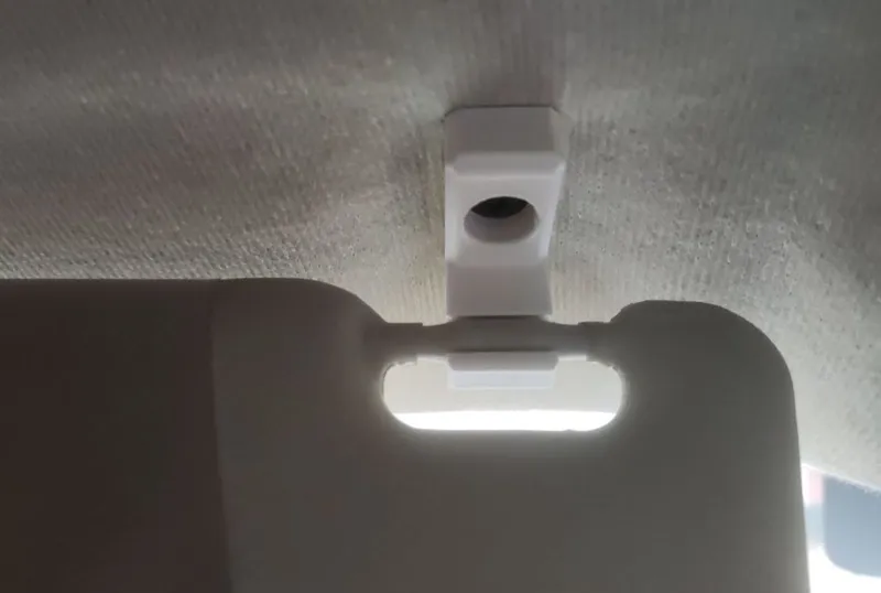 Fiat sun visor clip