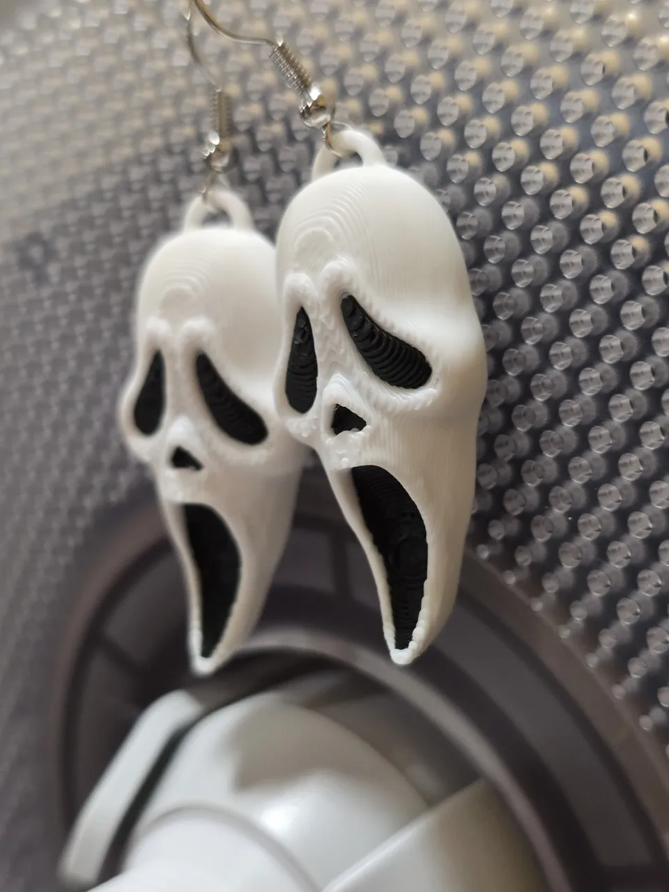 3D Ghostface mask earrings/keychain view 2