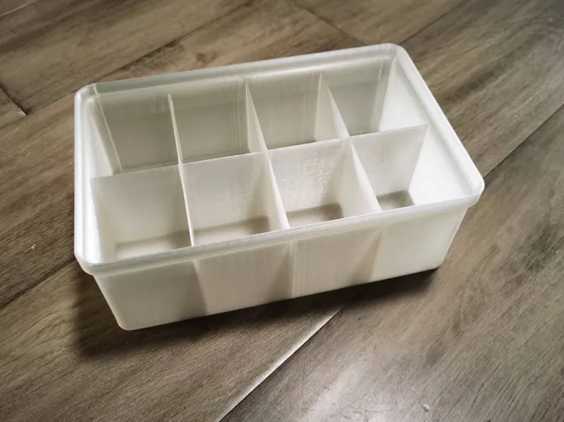 可堆叠的8格收纳盒子