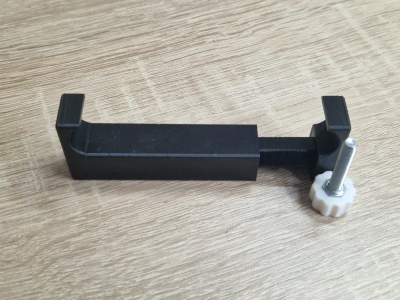 Universal phone tripod adapter
