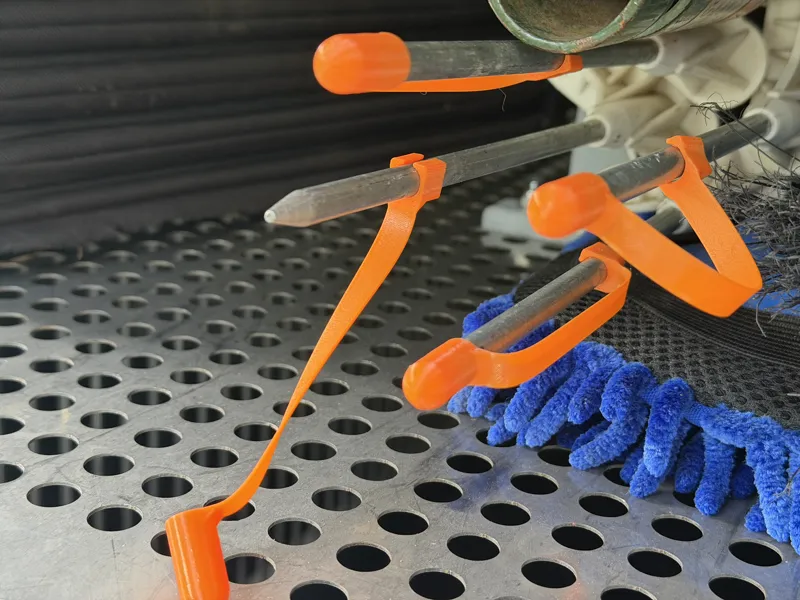 Flexible protective cover for end tips of rods