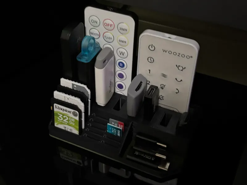 USB, MicroSD and SD card holder w/ Remote Slot