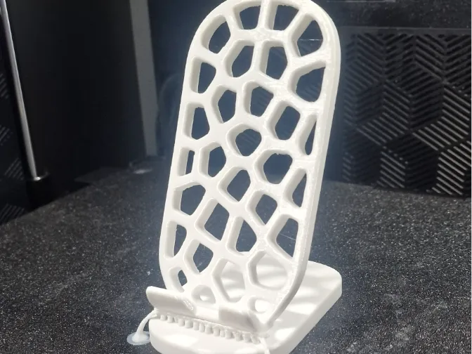 voronoi phone stand