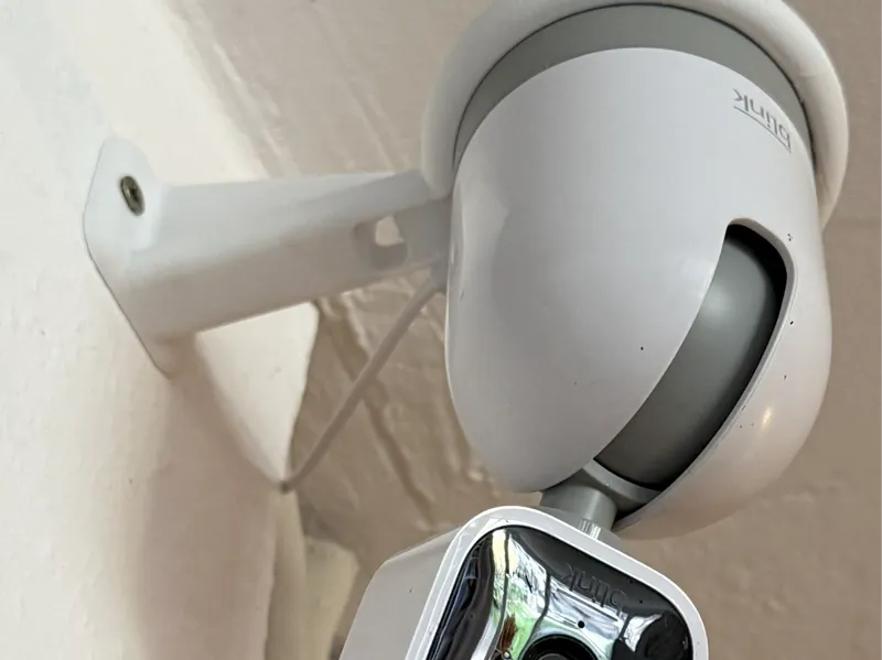 Blink Mini Tilt Wallmount