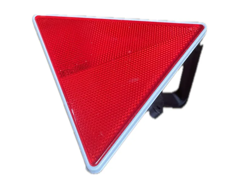 Car warning reflector for trailer fender