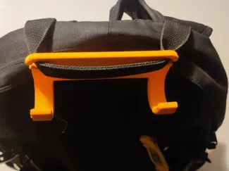 skate board hook thing that hooks your skateboard 