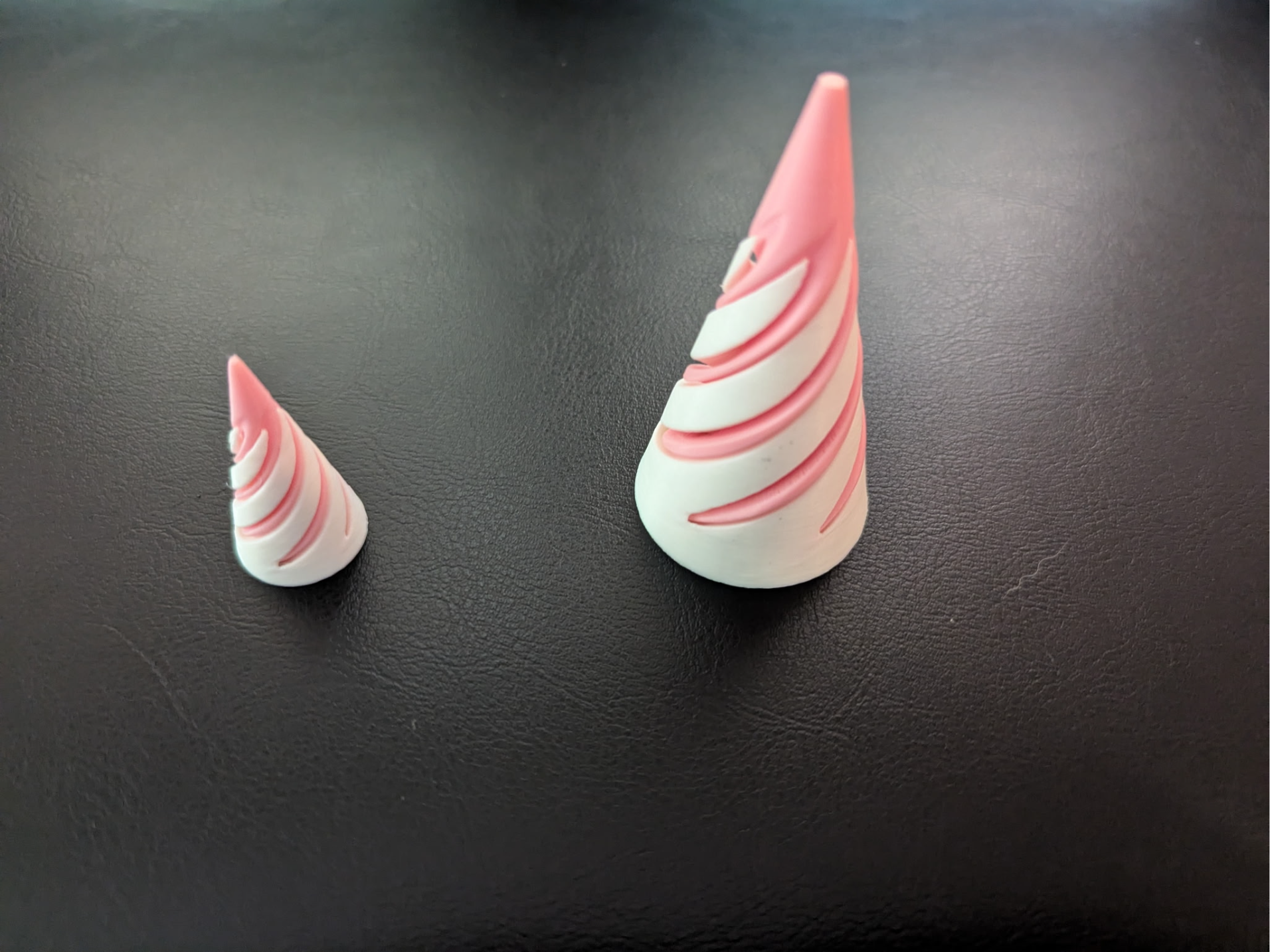 Twist‑to‑Pop Spiral