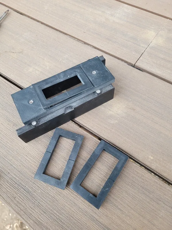Self Centering Door Latch Jig (replaceable insert)