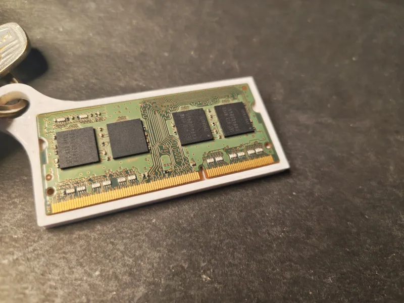 DDR SDRAM 2-4GB keychain