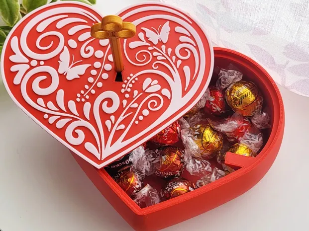 Lockable Heart Shape Box
