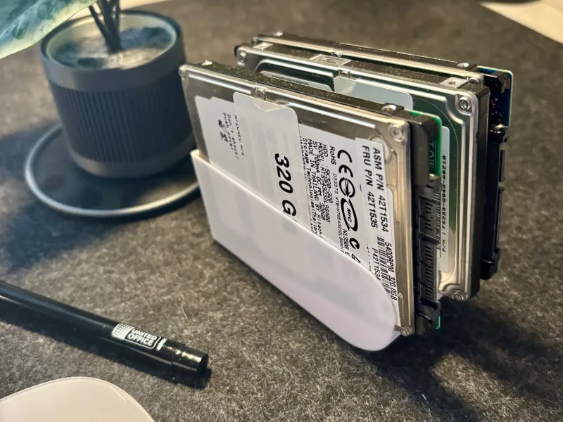 Desk HDD Stand for raw 2,5'' drives