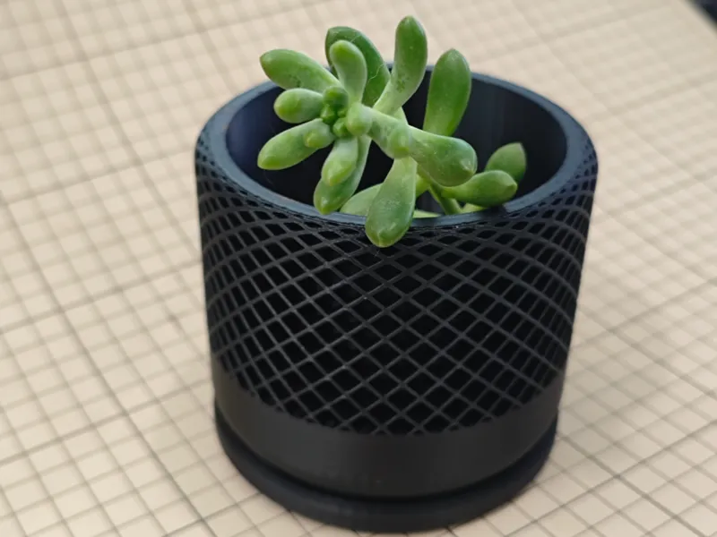 homePod 样式花盆，带有一体接水盘，有漏水孔