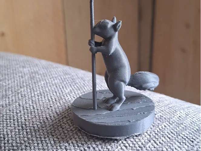 poledancing squirrel 