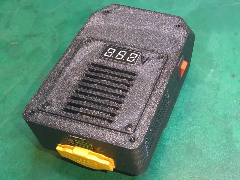 东成电动工具电池带3518快充模块和电压表的XT60和DC接口取电座