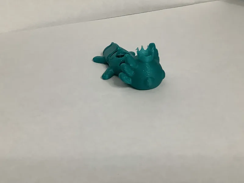 Axolotl straw buddy with crown