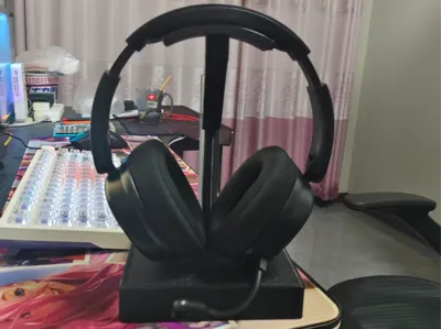 Earphone charging stand