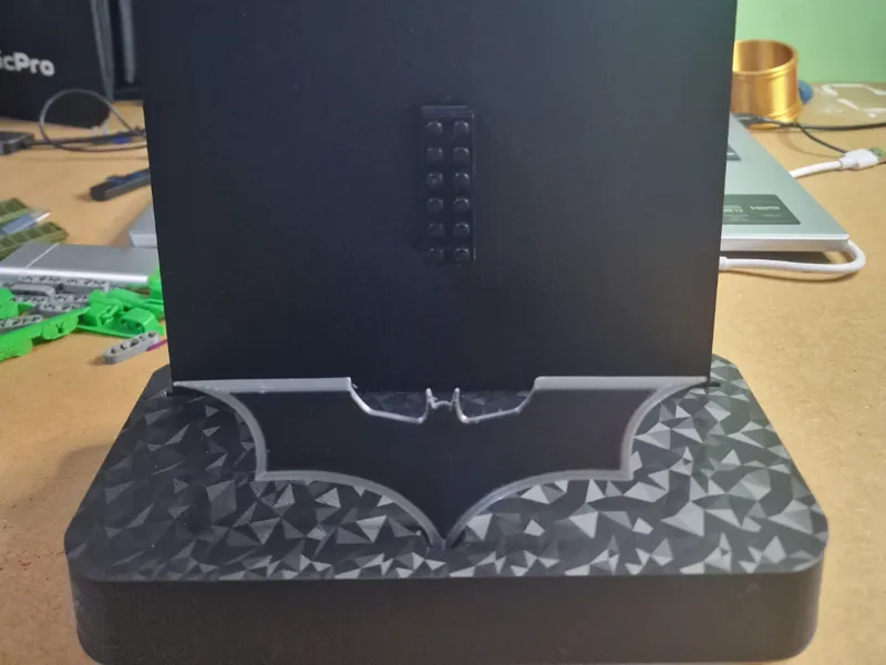 le-go dark knight batmobile display