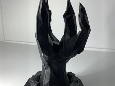 Low poly claw halloween decor