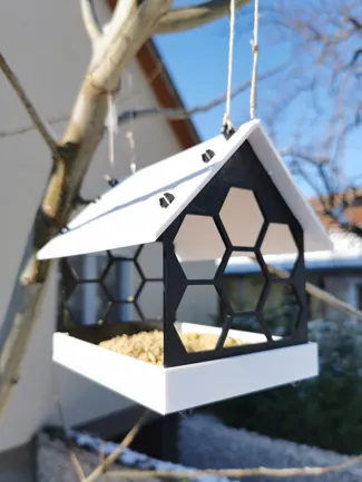Simple bird feeder