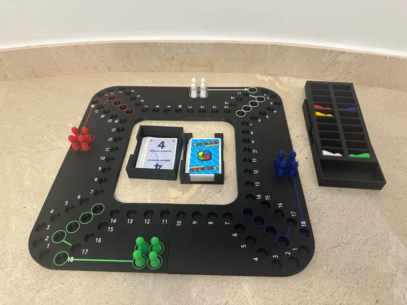 Keezen spel 4 delen en 2 extra voor 4/6 spelers.