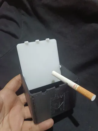 Ashtray with lid