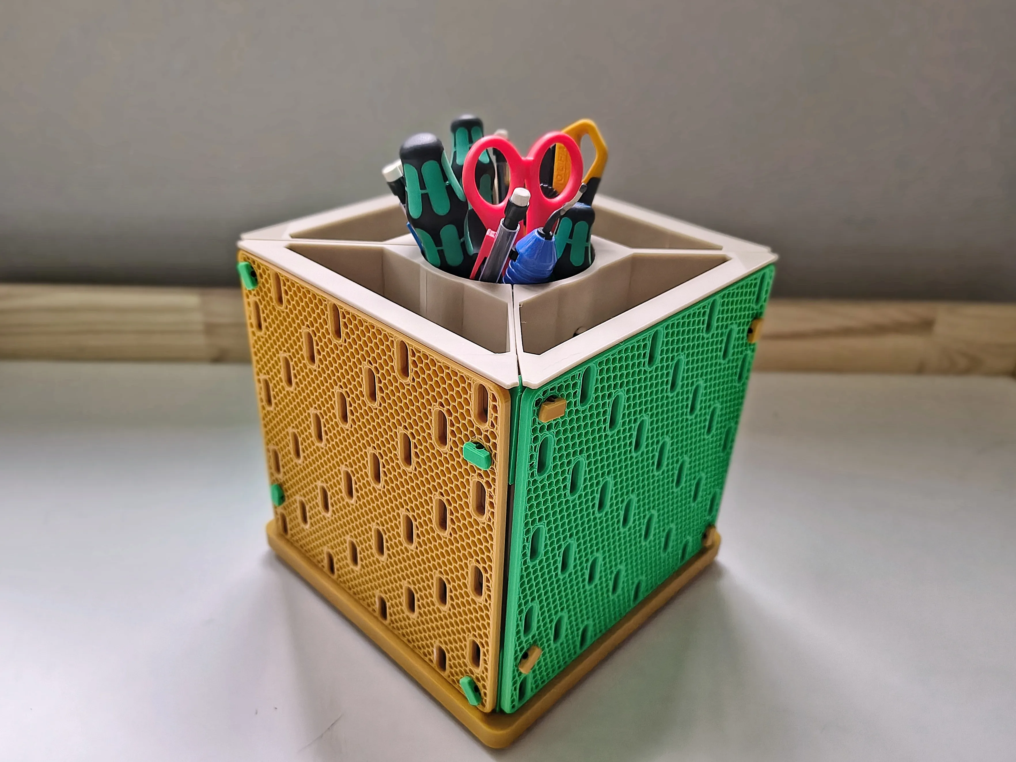 Skadis Rotating Cube + Organizer Insert — A1 Mini - Free 3D Print Model ...