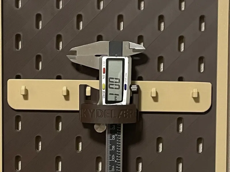 Skadis caliper holder