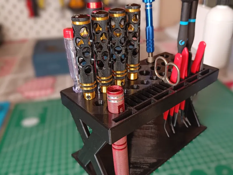 Tool rack, screwdrivers and more for RC modelers